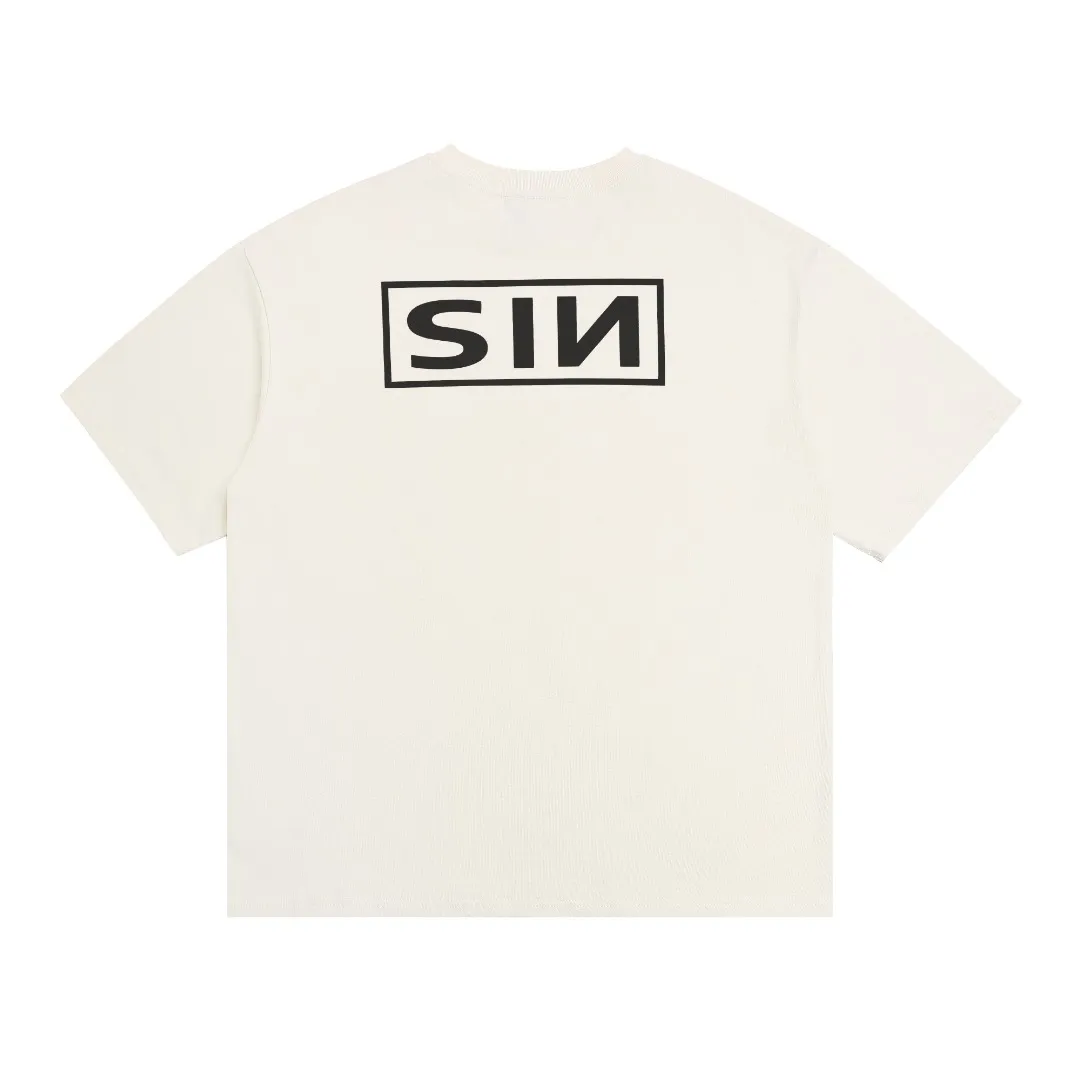 Saint Michael's new niche letter print retro pure cotton loose short-sleeved T-shirt with digital white ink direct injection, the fabric is breathable and the pattern is three-dimensional and clear. Fabric: Double yarn 240g Style number: S855 Size: S-M-L-XL Color: Off-white Price: P110